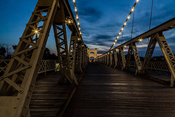 manhã de caminhada fluvial - waco - fotografias e filmes do acervo