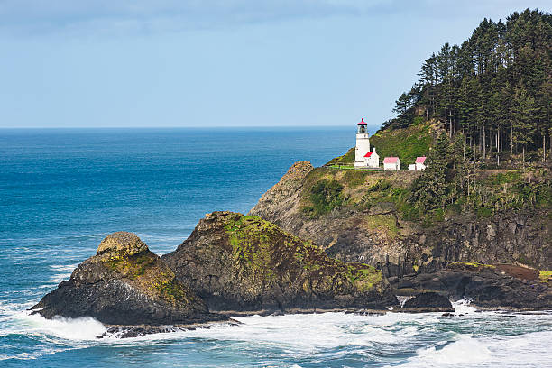 istock Heceta head lightstation in Yachats, Oregon 586724382
