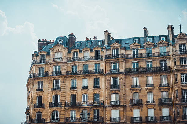 istock Old apartments in a classic style of architecture 586728850