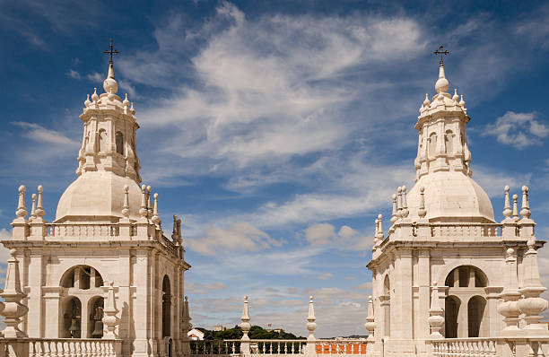 istock twins of sao vincente da fora 586751044
