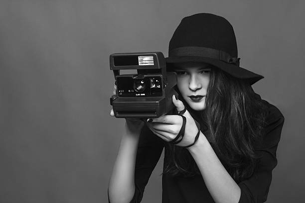 istock Model girl in felt hat 586943652