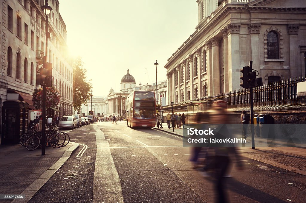 Sol cerca de Trafalgar square, Londres, Reino Unido - Foto de stock de Londres - Inglaterra libre de derechos