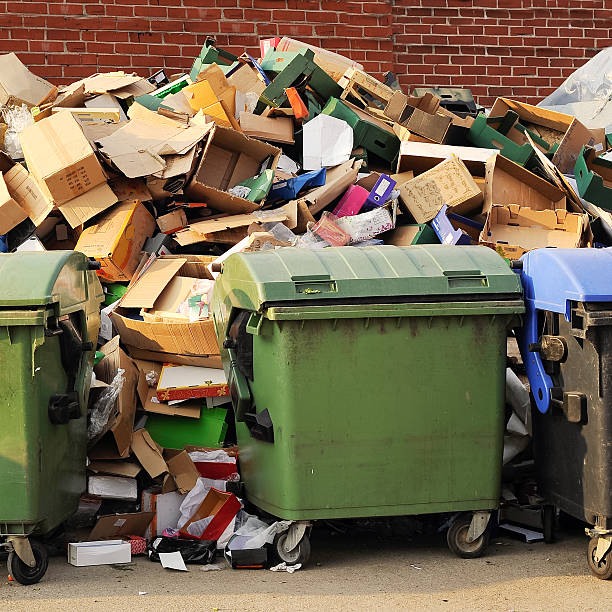 istock Pile of rubbish 586948554