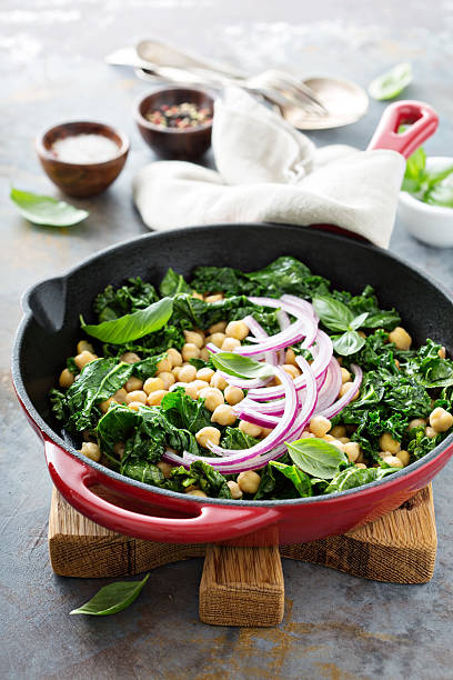 istock Sauteed kale with chickpeas and red onion 587183714