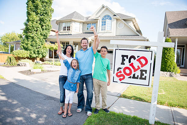 istock Moving in to Their New Home 587200488