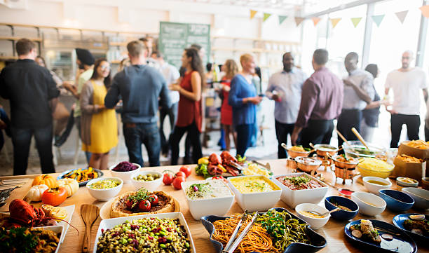 istock Brunch Choice Crowd Dining Food Options Eating Concept 587216258