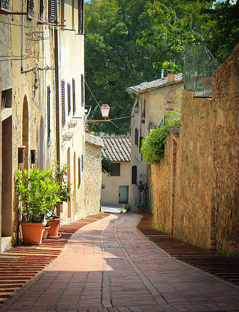 istock SAN GIMIGNANO STREET 587506792