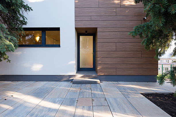 istock Entrance door 587511578