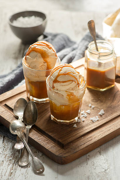 istock Salted caramel gelato 587520686
