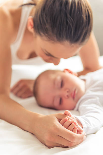 istock Mom and baby 587522670