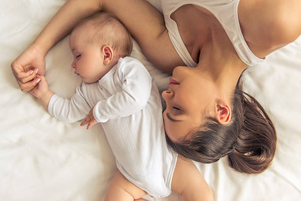 istock Mom and baby 587522916