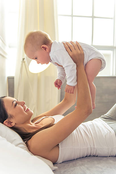 istock Mom and baby 587524914