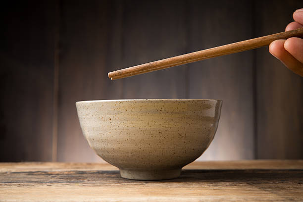 piatto giapponese - earthenware bowl ceramic dishware foto e immagini stock