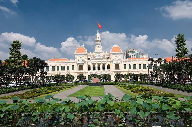 istock Ho Chi Minh City Hall in Saigon, Vietnam 587541524