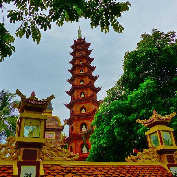istock Vietnam-Hanoi, Pagode Tran Quoc 587780914