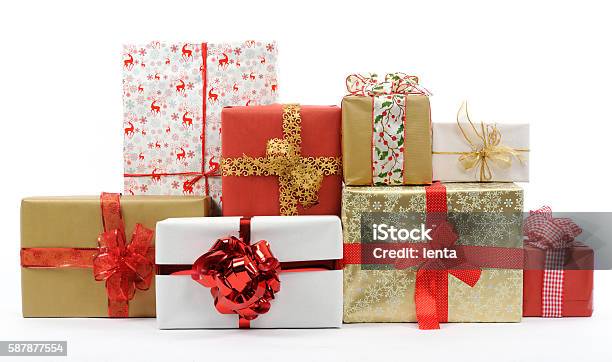 Regalos De Navidad Foto de stock y más banco de imágenes de Regalo de navidad - Regalo de navidad, Recortable, Regalo