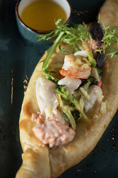 istock Georgian dish khachapuri 587904058