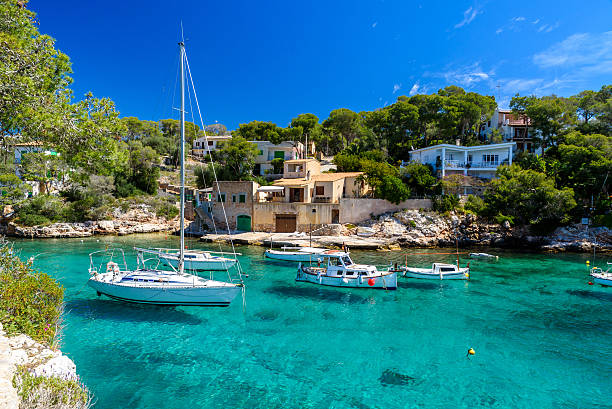 belle côte de cala figuera - espagne, majorque - majorque photos et images de collection