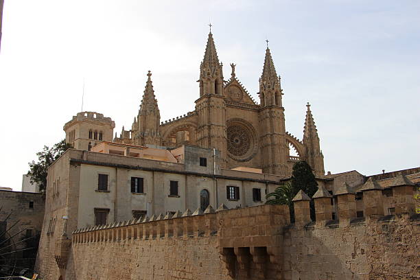 istock palma de majorque - view on the cathedral 587948268