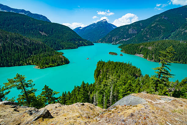 jezioro diablo w północnej kaskady, stan waszyngton - north cascades national park cascade range highway north zdjęcia i obrazy z banku zdjęć