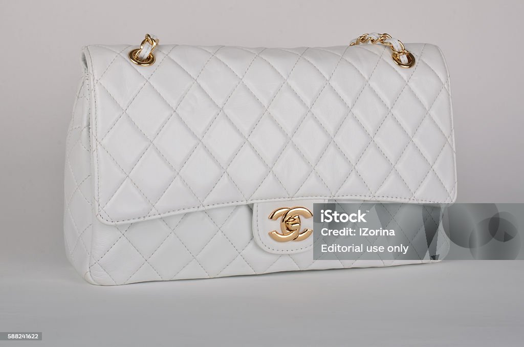 White Chanel Bag 照片檔及更多Chanel 照片- Chanel, 袋子, Chanel Couture - iStock
