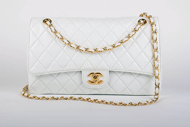 aantrekken Correspondentie nog een keer White Chanel Bag Stockfoto en meer beelden van Chanel - Chanel, Tas, Chanel  Couture - iStock