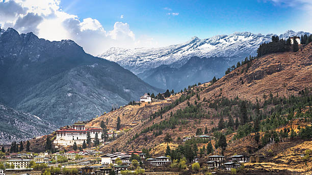 landscape of mountain and valley country,thimphu city in bhutan - yangshuo imagens e fotografias de stock