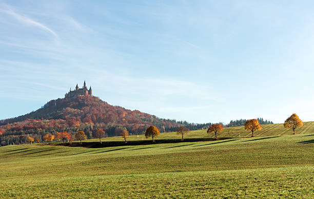 castelo de hohenzollern - montanhas suábias - fotografias e filmes do acervo