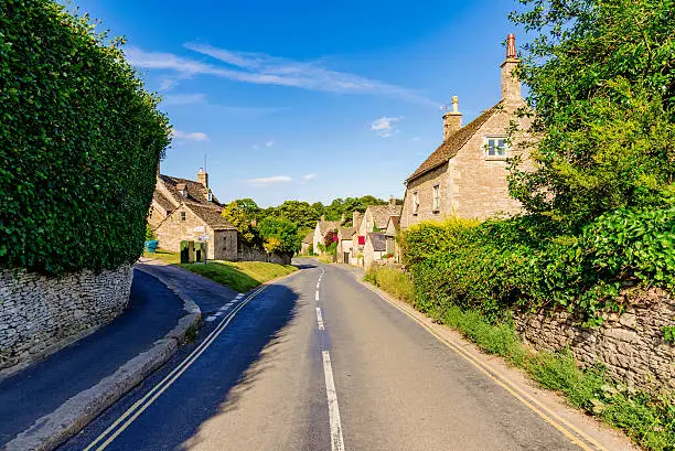 Countryside road in the town of Bibury