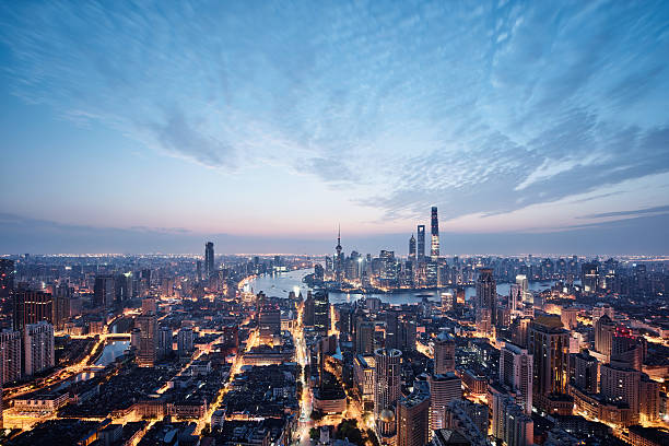 widok z lotu ptaka szanghaju - city night cityscape aerial view zdjęcia i obrazy z banku zdjęć