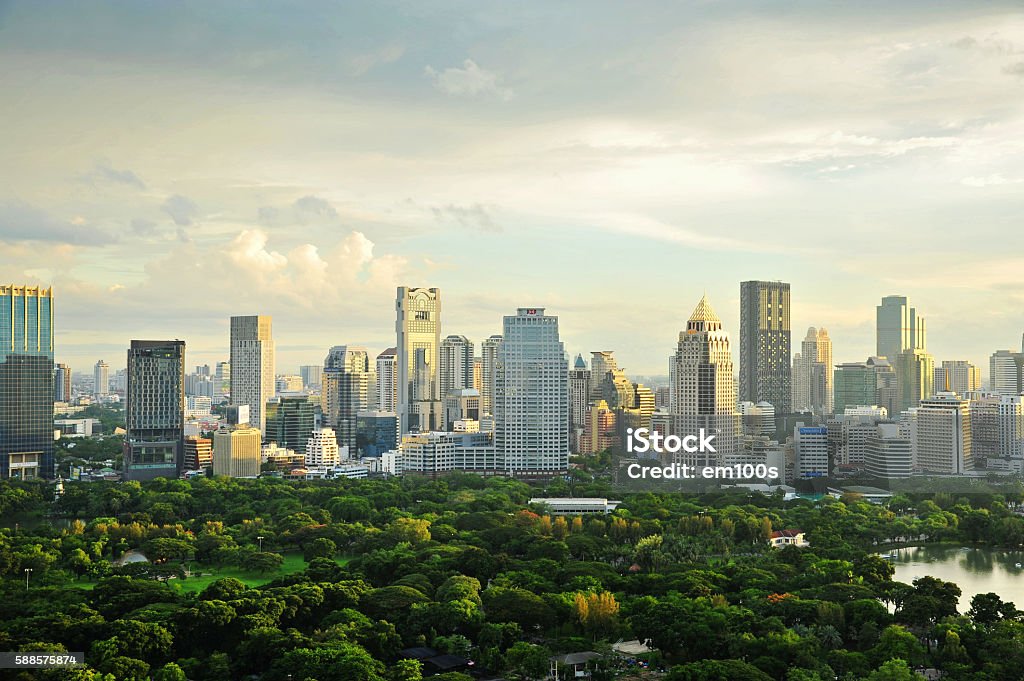 Bangkok Stadtbild mit Hauptgarten - Lizenzfrei Bangkok Stock-Foto