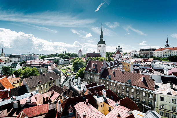 tallinn cityscape - tallinn foto e immagini stock