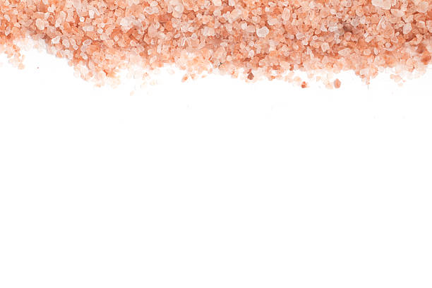 himalayan pink salt frame - pink salt imagens e fotografias de stock