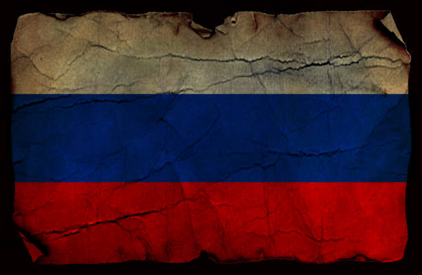 istock Grunge flag of Russia 588597098