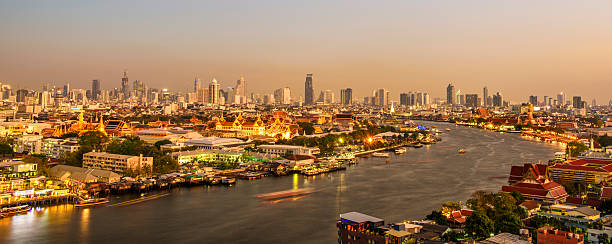 istock Grand palace at twilight in Bangkok, Thailand 588599120
