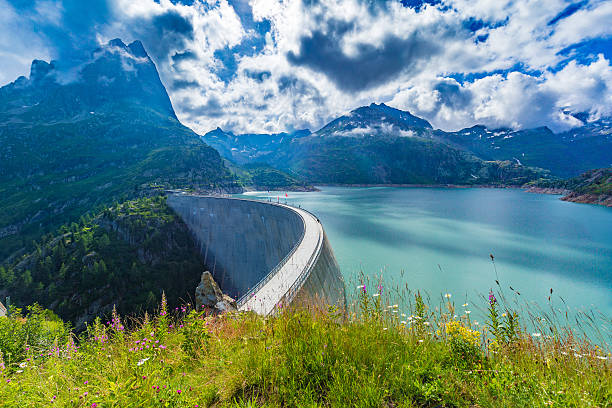 istock Dam at Lake Emosson near Chamonix (France) and Finhaut (Switzerland) 588609780