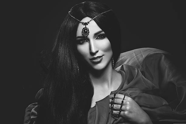istock Beautiful girl with arabic makeup 588967006