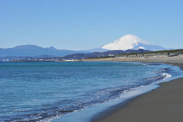 istock Mount Fuji which I watched from Chigasaki Beach 588972808