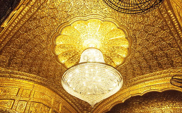 ゴールドエル寺院、アムリトサルの入り口に金メッキ壁 - gold plated ストックフォトと画像
