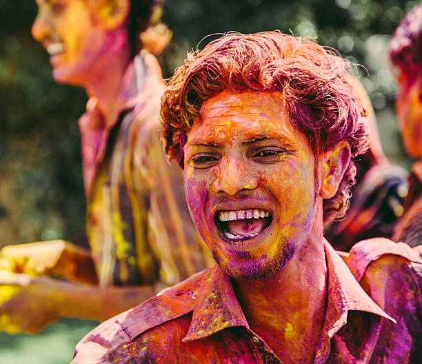 istock Dancing at the Holi Festival! 588999044