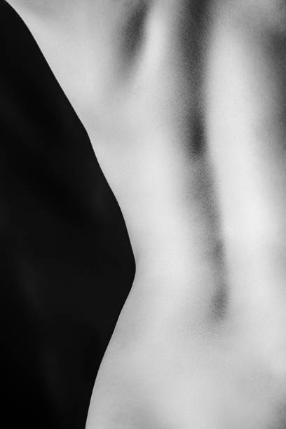 istock Beautiful back of a woman 589108822