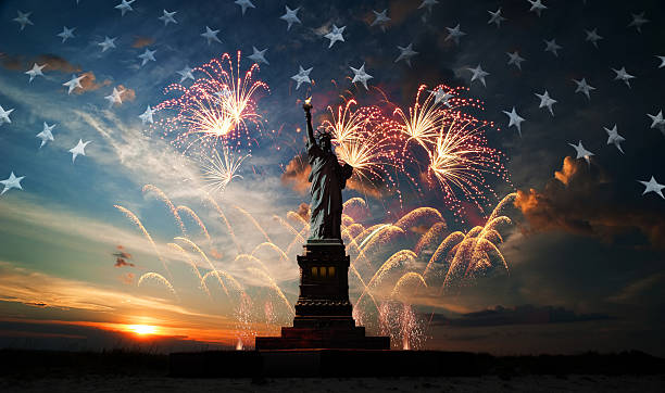 istock Independence day. Liberty enlightening the world 589124100