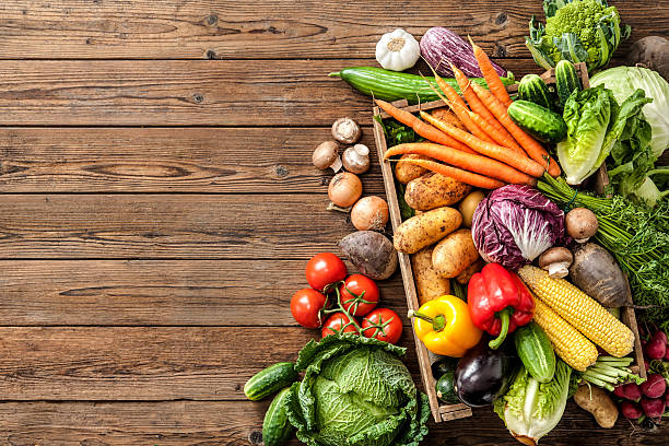 surtido de verduras frescas  - wood carrot vegetable farm fotografías e imágenes de stock