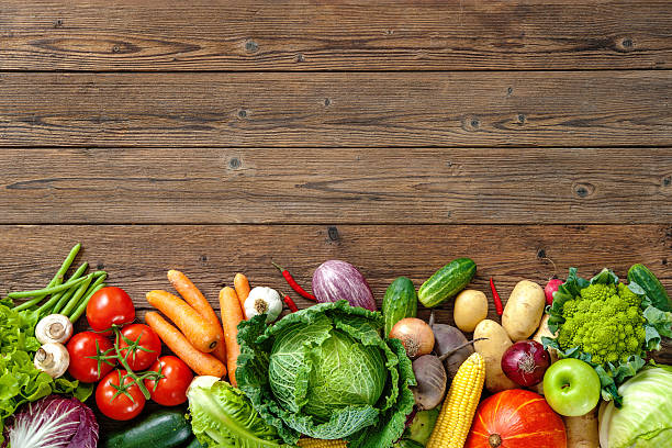surtido de verduras frescas  - wood carrot vegetable farm fotografías e imágenes de stock
