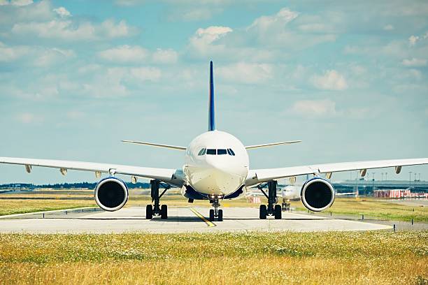 istock Traffic at the airport 589420364