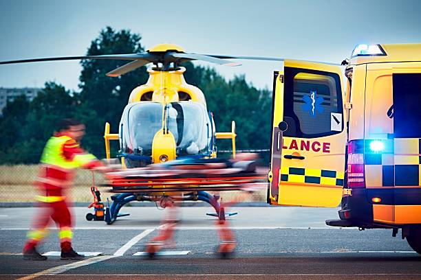 servicios médicos de emergencia - helicóptero fotografías e imágenes de stock