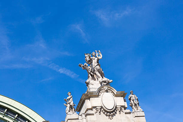 istock sculpture on top of Grand Palais 589430162