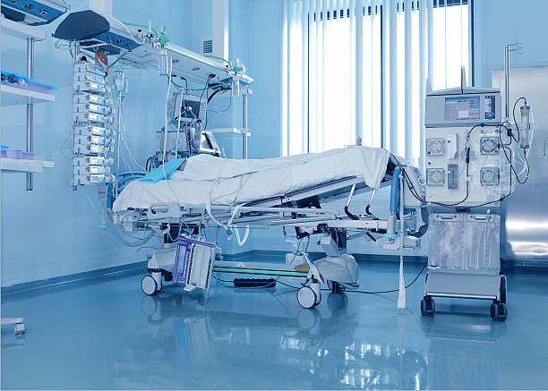 Severely ill patients and the dialysis machine Severely ill patients  in ICU and the dialysis machine dialysis photos stock pictures, royalty-free photos & images