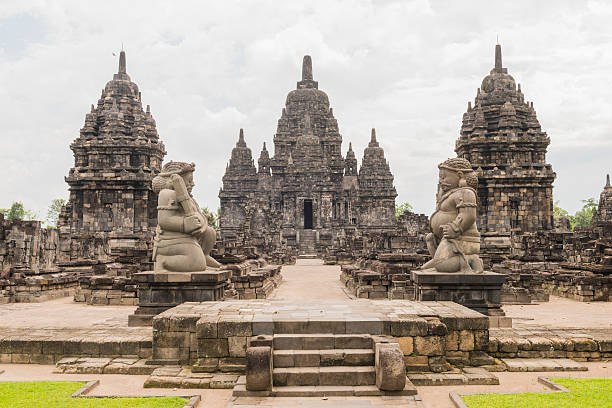 tempio buddista candi sewu java antica architettura unesco indonesiana - prambanan temple foto e immagini stock