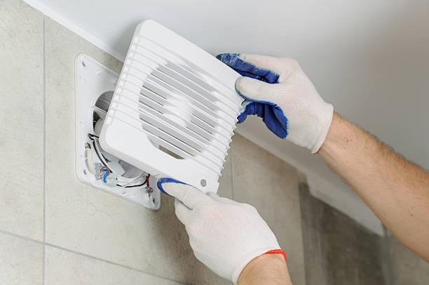 istock Installation of household appliances. 589460270